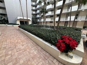 145 S Ocean Ave, Unit 214 in Palm Beach Shores, FL - Building Photo - Building Photo