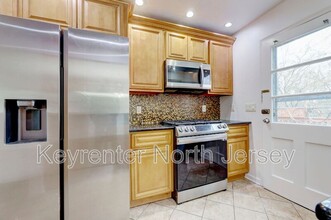 14 Degraw Ave in Clifton, NJ - Building Photo - Building Photo