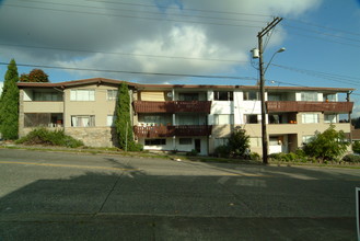 Matterhorn Apartments in Seattle, WA - Building Photo - Building Photo