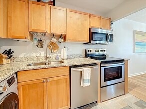 3893 Pompano Dr SE in St. Petersburg, FL - Building Photo - Building Photo