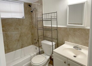 1831 NW 41st St in Miami, FL - Building Photo - Building Photo