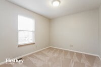 592 Hannah Pl photo'
