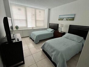 3505 S Ocean Dr in Hollywood, FL - Building Photo - Building Photo