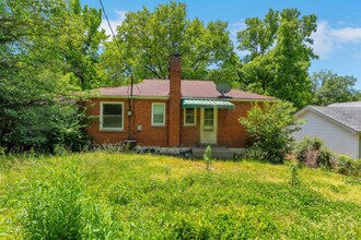 8135 Bloom Dr in St. Louis, MO - Building Photo - Building Photo