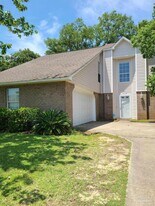 137 Mirabelle Cir in Pensacola, FL - Building Photo