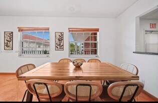 2424 NE 9th St, Unit 307 in Fort Lauderdale, FL - Building Photo