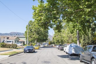 247-249 W Linden Ave in Burbank, CA - Building Photo - Building Photo