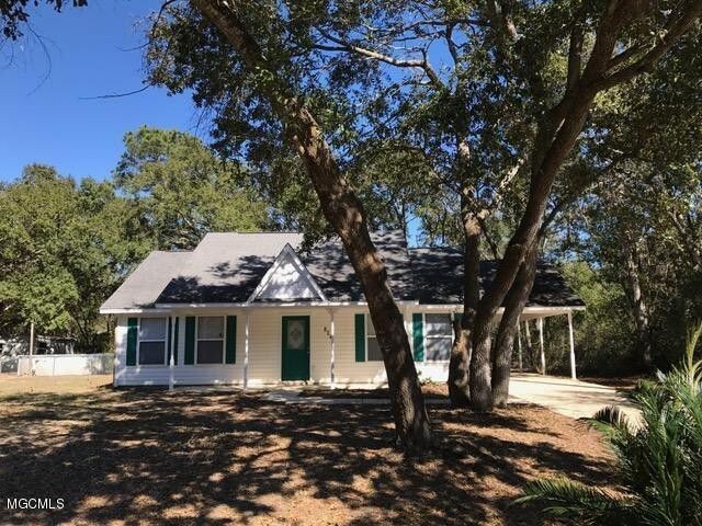 824 Lime St in Ocean Springs, MS - Building Photo