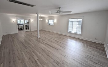 1111 Reagan Terrace in Austin, TX - Building Photo - Building Photo