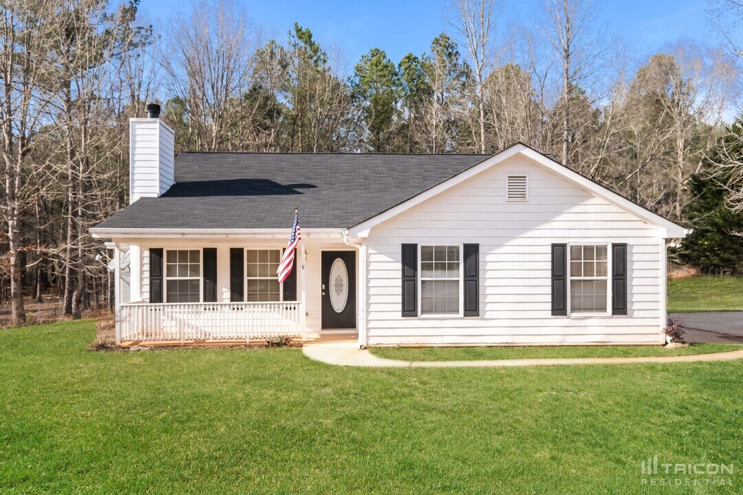 100 5 Oaks Dr in Covington, GA - Building Photo