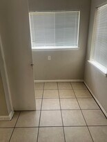 2505 W Twelfth St, Unit 2505 in Dallas, TX - Building Photo
