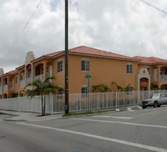 Palm Avenue Apartments in Hialeah, FL - Building Photo - Building Photo