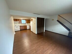 403 Franklin St, Unit 4 in Mahomet, IL - Foto de edificio - Building Photo