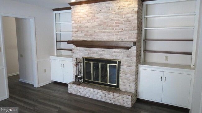 1043 W Areba Ave in Hershey, PA - Building Photo - Building Photo