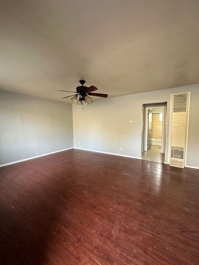 601 W Apache St in Farmington, NM - Building Photo - Building Photo