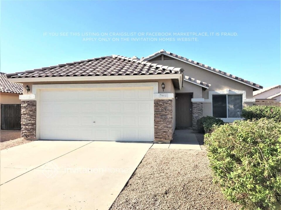 8632 E Capri Ave in Mesa, AZ - Foto de edificio