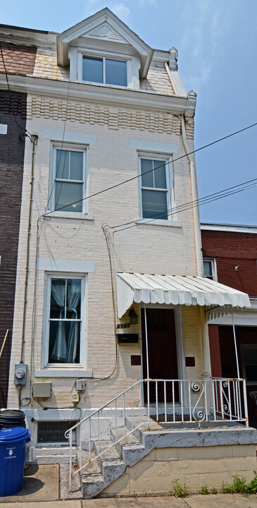 5161 Carnegie St in Pittsburgh, PA - Building Photo