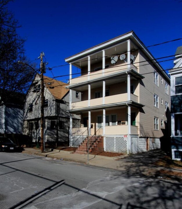 37 Sewall St, Unit 2 in Somerville, MA - Building Photo