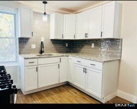 107 E Pearl St in Torrington, CT - Building Photo - Building Photo