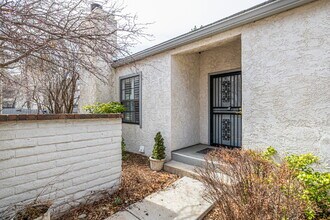 7762 E Iowa Ave in Denver, CO - Building Photo - Building Photo