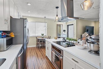 19310 Christmas Rd, Unit 48 in Cutler Bay, FL - Building Photo - Building Photo