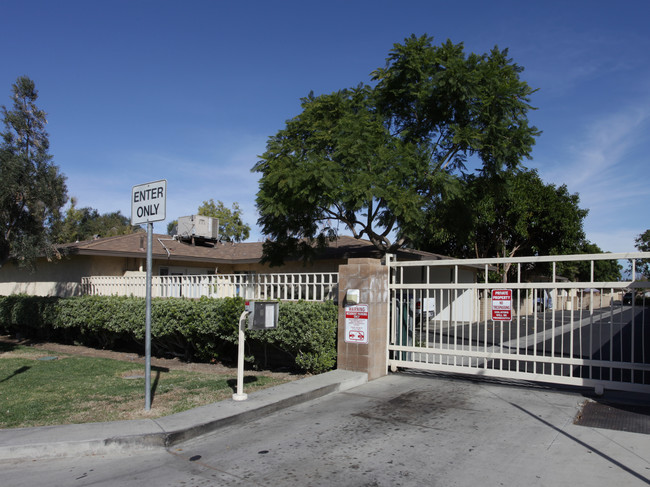 El Dorado Garden Apartments in Riverside, CA - Building Photo - Building Photo