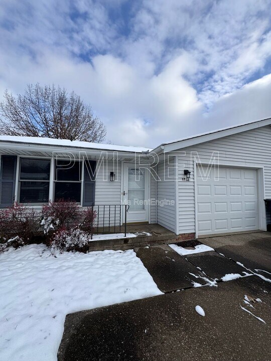 1532 Lupe Ave NW in North Canton, OH - Building Photo