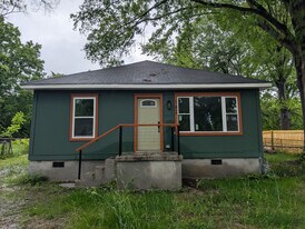 Room in House on Dixon Cir in Gastonia, NC - Building Photo