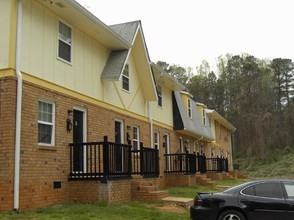 2206 Park Ter in College Park, GA - Building Photo - Building Photo