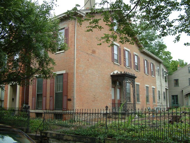 206-208 Garrard St in Covington, KY - Foto de edificio - Building Photo