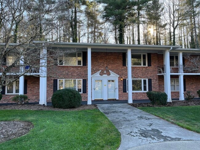 102 Boyd Dr