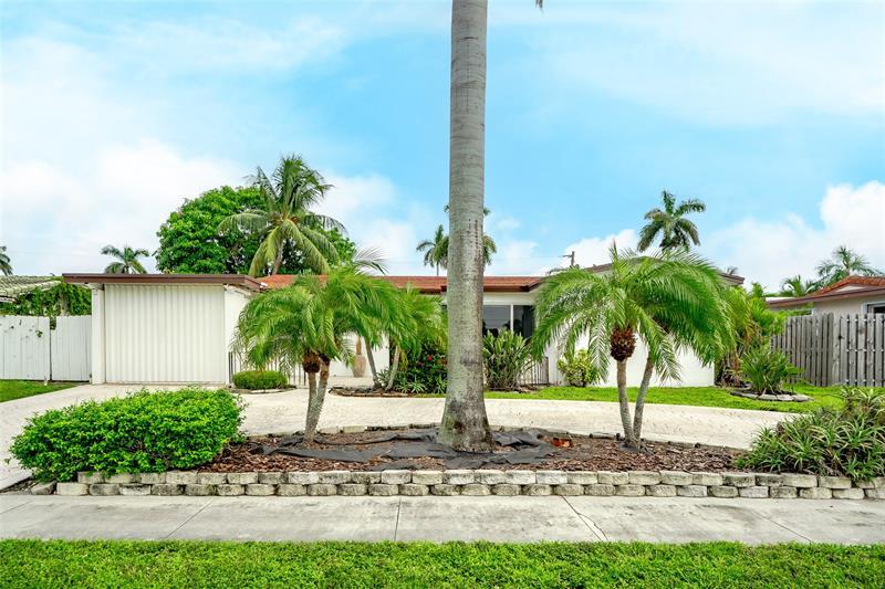 919 SE 17th St in Deerfield Beach, FL - Building Photo