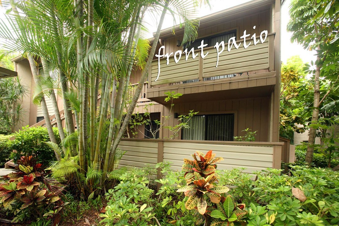 1636 Brookhouse Dr in Sarasota, FL - Foto de edificio