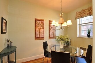 31 Englewood Ave, Unit 3 in Brookline, MA - Building Photo - Building Photo