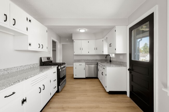 property at 1121 Margray St