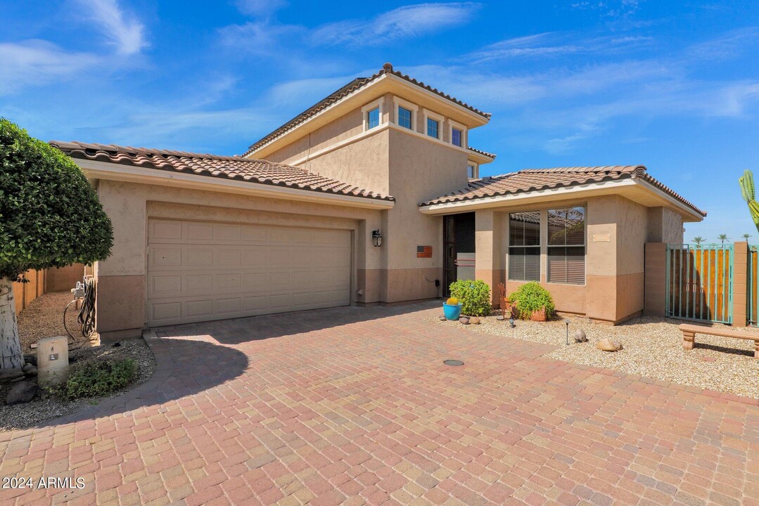 13620 W Cypress St in Goodyear, AZ - Building Photo