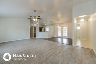 1581 S Chamberlain Blvd in North Port, FL - Building Photo - Building Photo