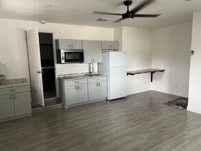 1809 Barksdale Dr in Orlando, FL - Foto de edificio - Building Photo