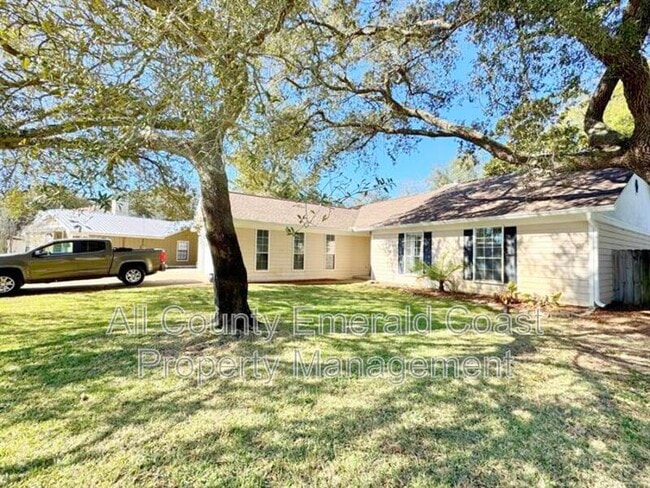 1126 Bay Ct in Destin, FL - Building Photo - Building Photo