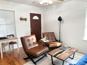3104 Tom Green St, Unit B in Austin, TX - Building Photo - Building Photo