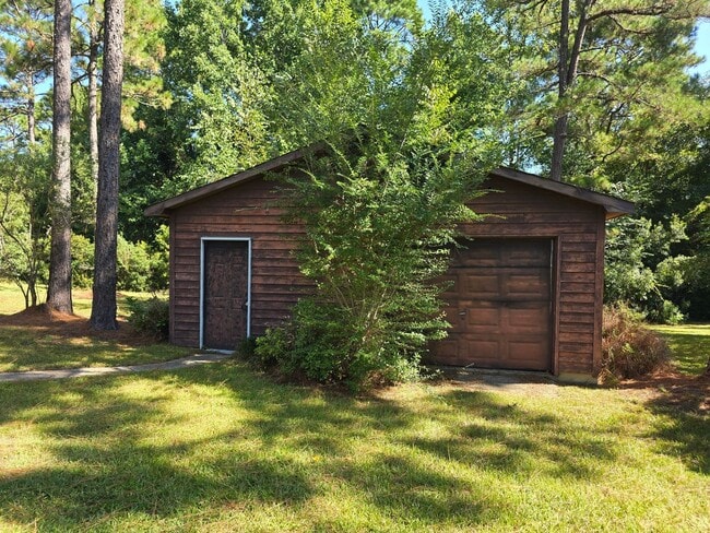 792 Whispering Pines Rd in Fayetteville, NC - Building Photo - Building Photo