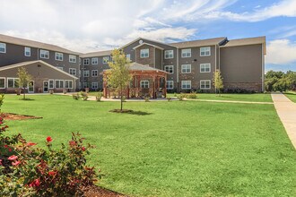 Hunter's Chase Senior Apartments in Rockdale, TX - Building Photo - Building Photo