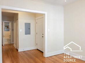 1607 W Berteau Ave, Unit 1 in Chicago, IL - Building Photo - Building Photo