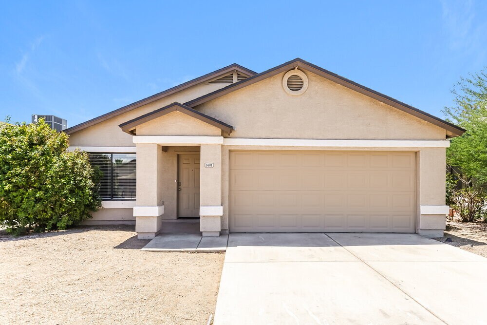 8601 W Elm St in Phoenix, AZ - Building Photo