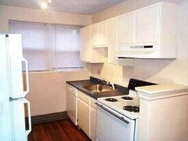 388 Highland Ave, Unit 30B in Somerville, MA - Building Photo