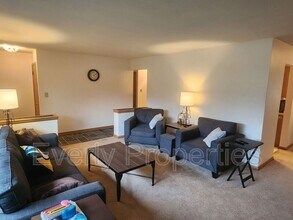 2901 Banning Way in Waukesha, WI - Building Photo - Building Photo