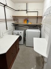 19 Doane St, Unit 1 in Lowell, MA - Building Photo - Building Photo