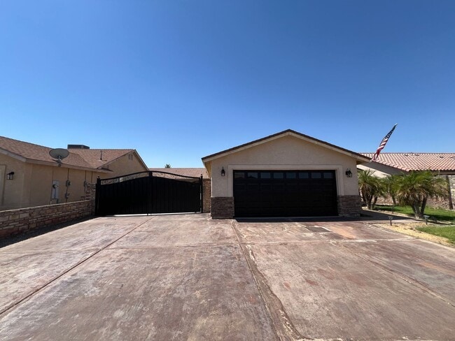 10363 E 38th Pl in Yuma, AZ - Building Photo - Building Photo