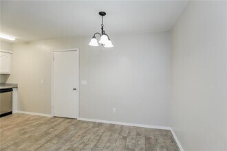 1153 Elmhurst St in Moore, OK - Building Photo - Building Photo