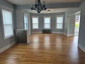 90 Vernon St, Unit 2 in Worcester, MA - Building Photo - Building Photo